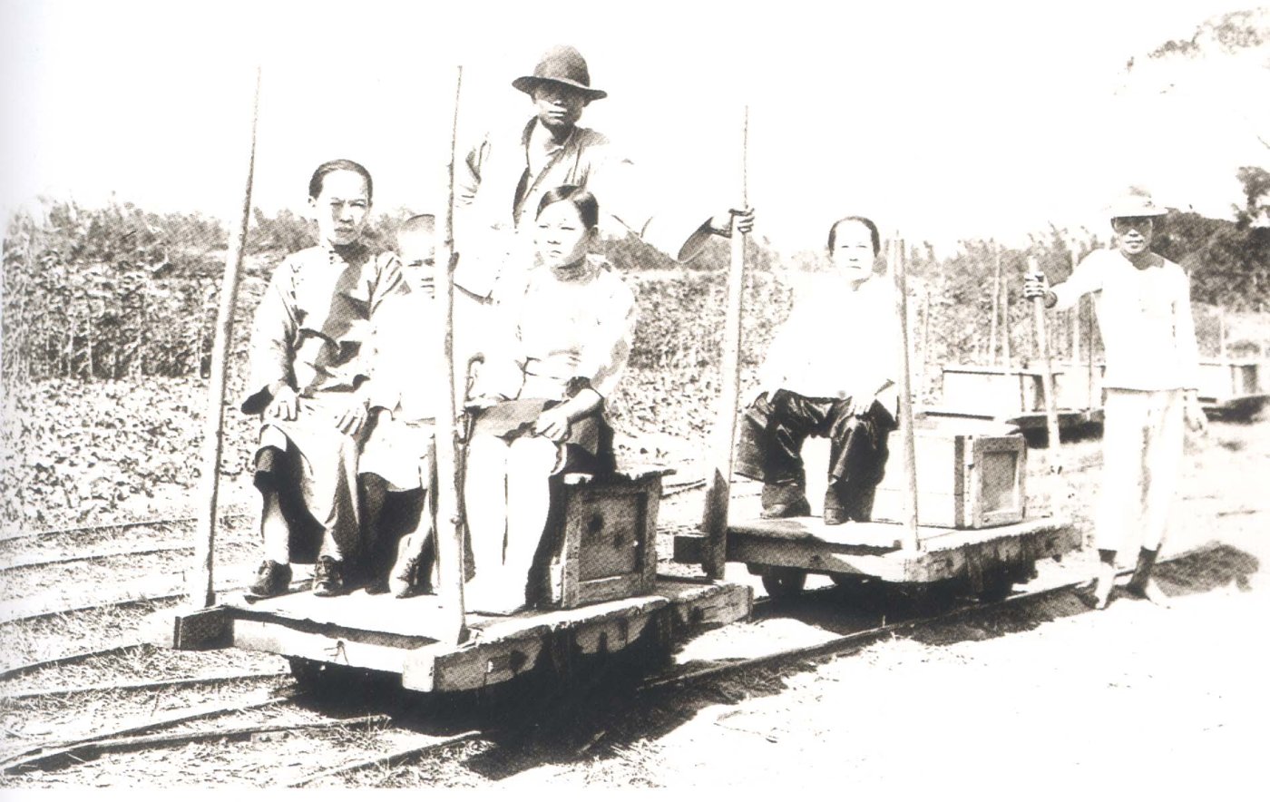 1901 年彰化宣教師搭乘台車前往大社