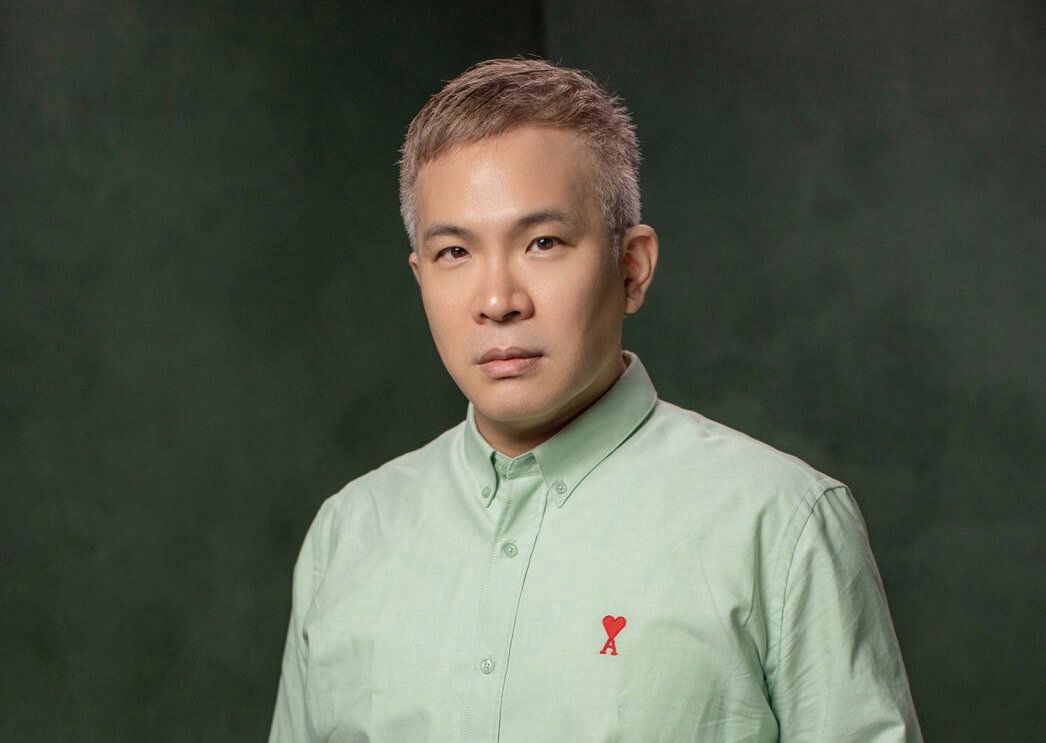 周巽光牧師講道近照